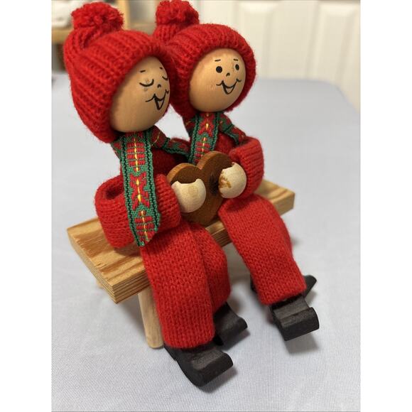 Vtg Swedish Tomte Figurines Collectible Handmade Couple Bench Heart Christmas - Picture 4 of 5